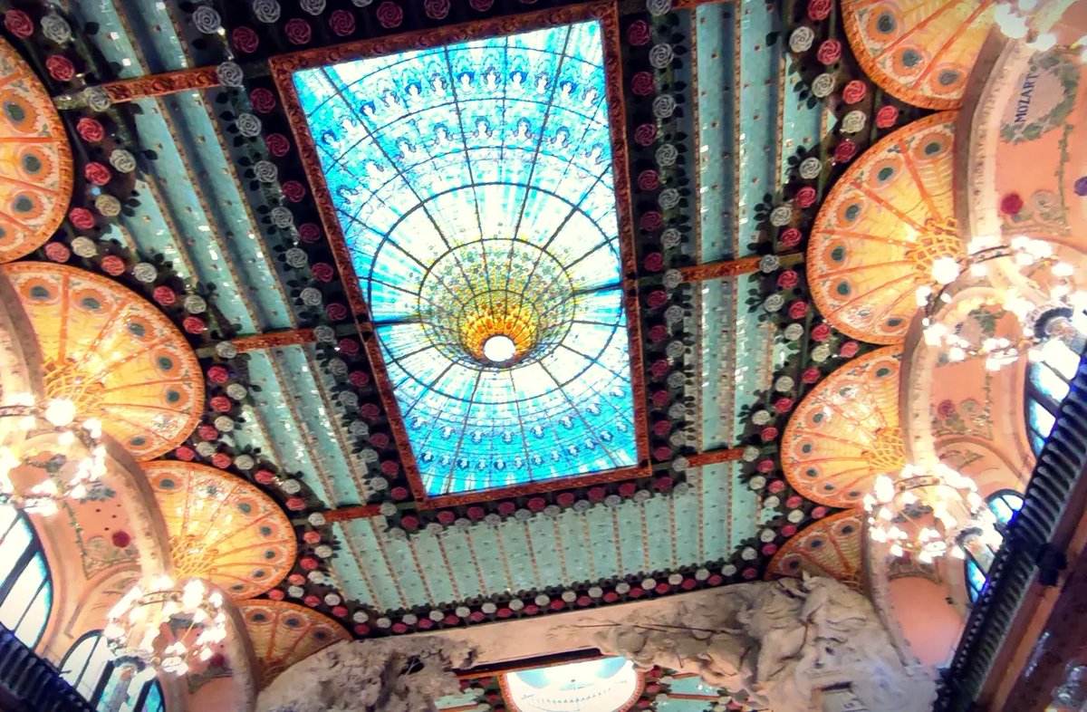 ester_modie's tweet photo. Magie du #modernisme espagnol : le #palaisdelamusiquecatalane #vitraux #verriere #magnifique #barcelona #architecture #barcelonalovers #barcelonagram @palau_dela_musica #architectura #architecturephotography #espagna #catalunya #barcelonacity https://t.co/3ExKBY60Ok