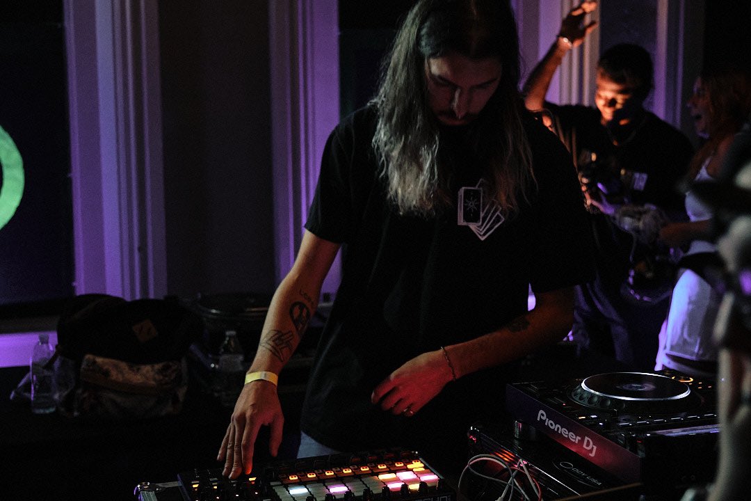 ayooo, got a cute one for my NC people

Asheville, NC: 1/27
w/ <a href="/ZebblerEncanti/">💙💛ZebblerEncantiExperience💛💙</a> + dillard + urs truly

tickets live now!