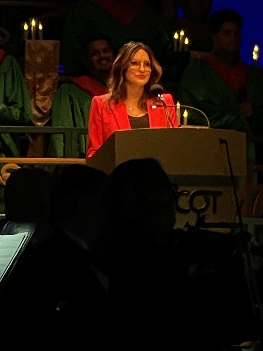 Disneyfan24's tweet photo. #mariskahargitay at the #epcotcandlelightprocessional last night! She’s even more beautiful in person and super sweet too! https://t.co/dgM8IEamZn
