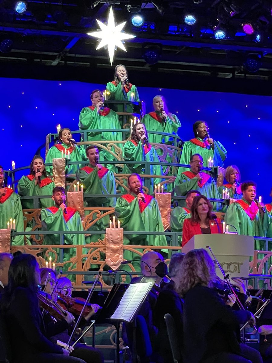 Disneyfan24's tweet photo. #mariskahargitay at the #epcotcandlelightprocessional last night! She’s even more beautiful in person and super sweet too! https://t.co/dgM8IEamZn