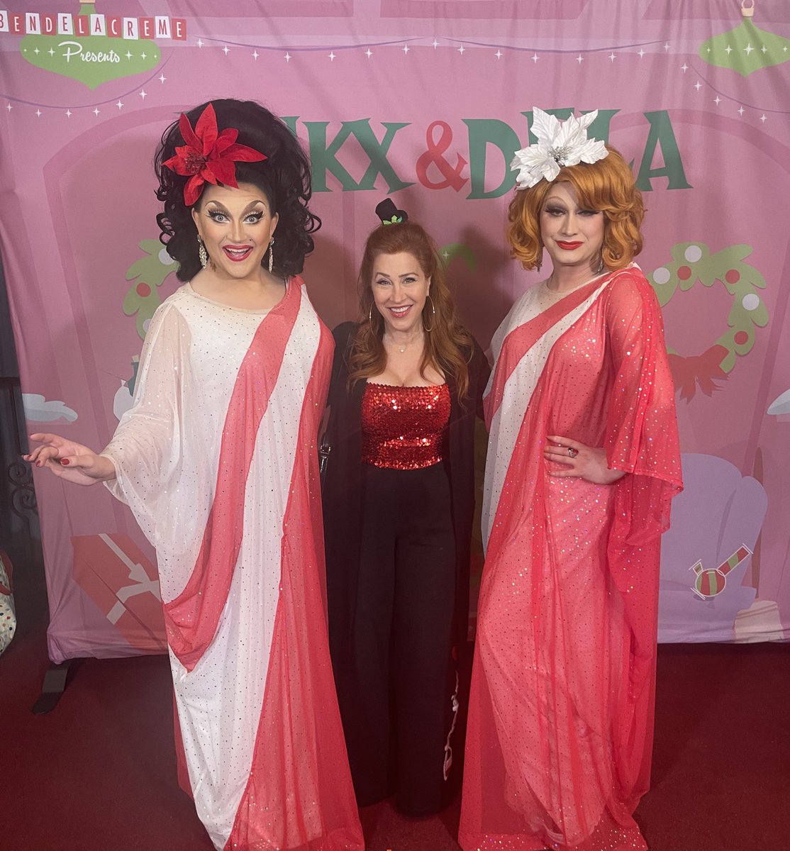 She called us an ‘incredible pair’! COMING FROM HER?! 🤯 We had banter for days <a href="/LisaAnnWalter/">ᅠ</a> ❤️🎄