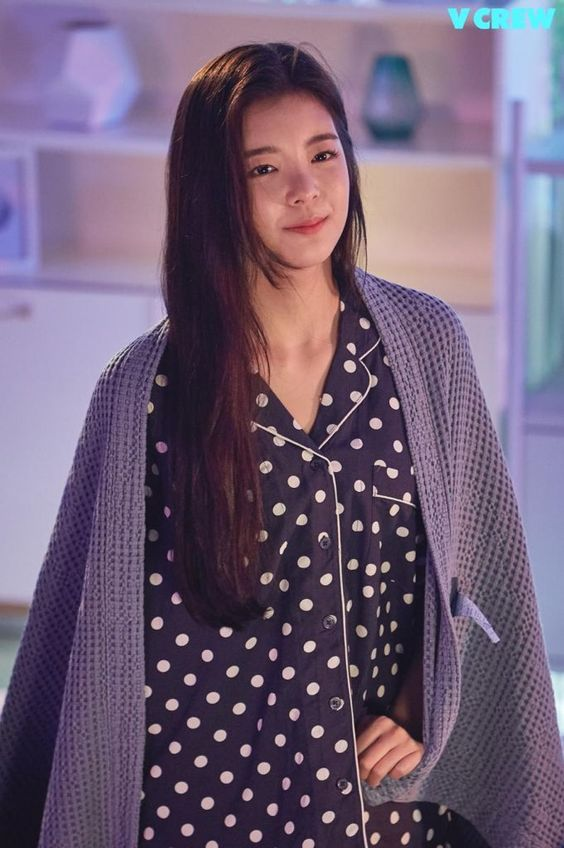 lia_hourly's tweet photo. #LIA #리아 #ITZY #MIDZY #BlueFlowerOutNow https://t.co/ZcXEegrLwW