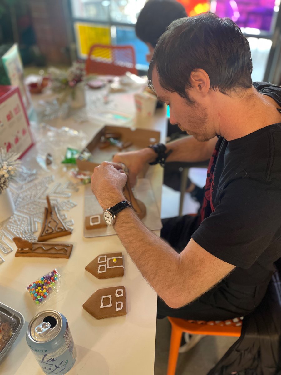fusefx's tweet photo. Our Holiday celebrations continue with Gingerbread Houses! Our Culture Committee had a little gingerbread building station setup and flexed with these delicious and artistic creations. #FuseFX #VFX #FunPlacesToWork #Holidays https://t.co/J3cgjMCp7S