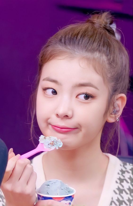 lia_hourly's tweet photo. #LIA #리아 #ITZY #MIDZY #BlueFlowerOutNow https://t.co/QbbQWvyAe9
