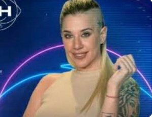 ArtistasArgg's tweet photo. Cual te gusta más para entrar a la casa?  
RT: Martina 
FAV: tora 
#GH2022 https://t.co/TKzXwcejZQ