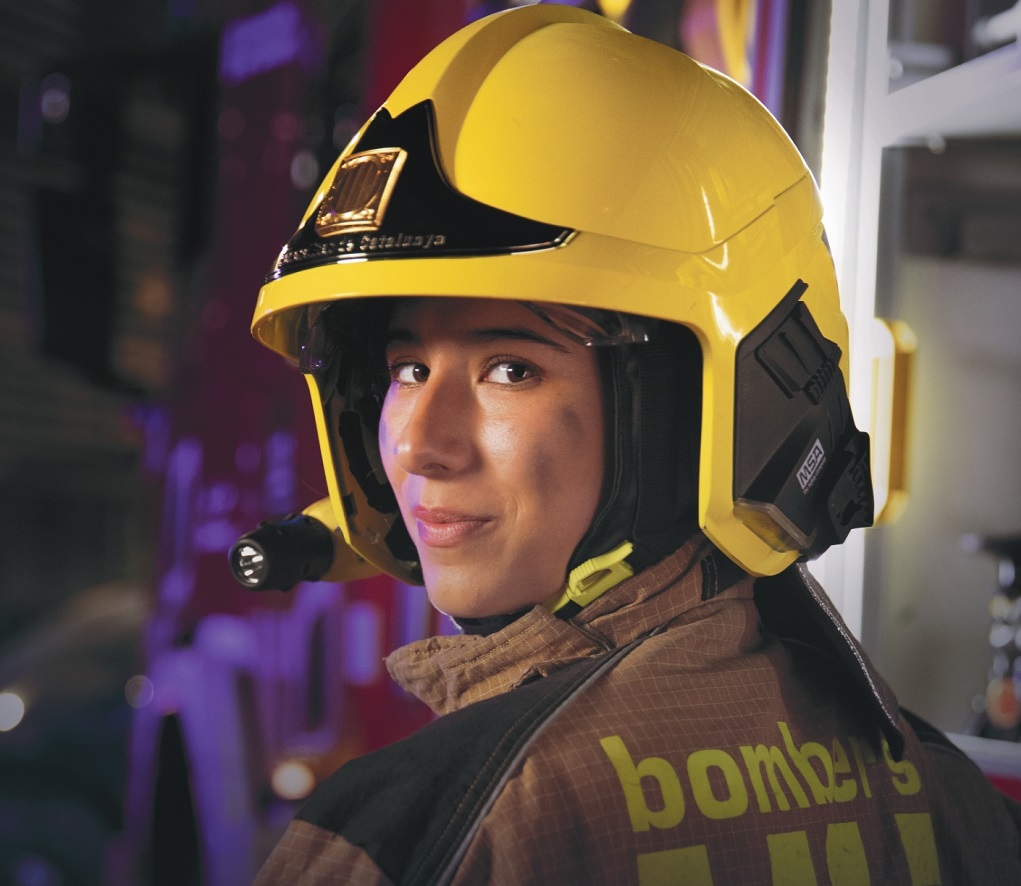 3CatInfo's tweet photo. Sindicats de bombers consideren "propaganda" i "cinisme" el pla de feminització del cos https://t.co/VAzIx2Beaf https://t.co/8wg9sEwb7D