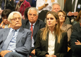 _13820's tweet photo. #Uruguay CAMBIO DE FICHA
Renunció Carolina Ache: insiste en q no tuvo nada q ver con el pasaporte de Marset
La #exjerarca #SabiasQue #Marset era un #PELIGROSO #narcotraficante antes de que #Cancillería le #otorgara el #pasaporte que le #permitió #fugarse.
https://t.co/yq63YGeAFj https://t.co/ZC7LoDS8Mg