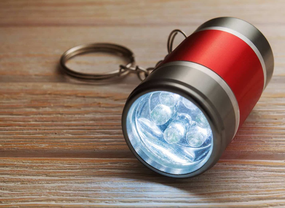 WornSimple's tweet image. In this buying guide, I’ll take you through some of the best keychain and compact flashlights. 🔦🔦🔦

bit.ly/3kK0Kda
.
.
#flashlights #keychainflashlight