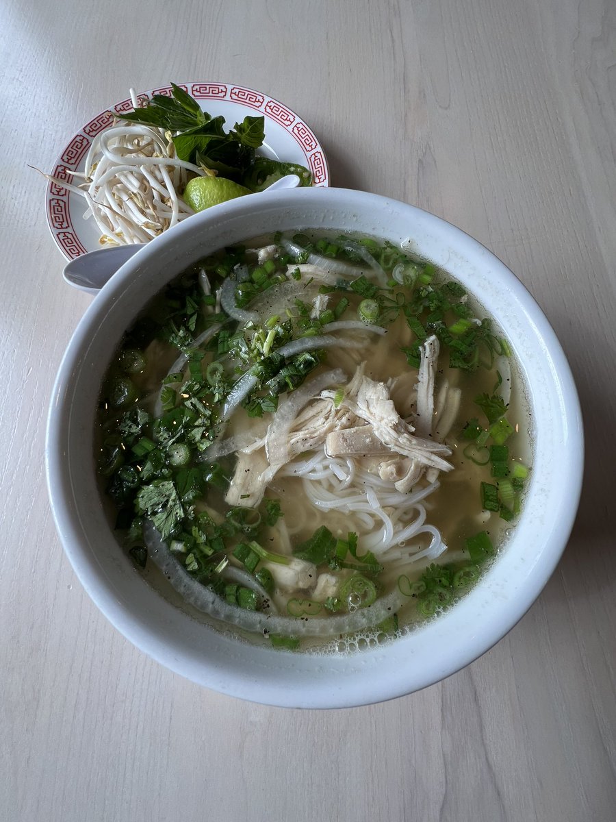 pholangthang's tweet image. Special Holiday hours this weekend &amp;amp; next. Don’t mess up, that cold is about to blow through and you’re gonna need all the phở you can get. #pholangthang #holidayhours #dothelangthang #brr #soup