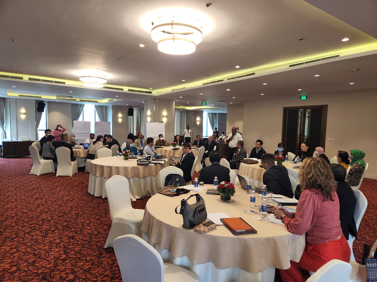 tephinet's tweet photo. Working in collaboration w/regional #FETP networks is crucial to building #fieldepidemiology capacity across the🌍 

Our focal point for the Asia-Pacific Region, George Shakarishvili, recently w/ SAFETYNET, @3_fetn, &amp; the Pacific Public Health Surveillance Network (PPHSN). https://t.co/lK3Qyl4RcO