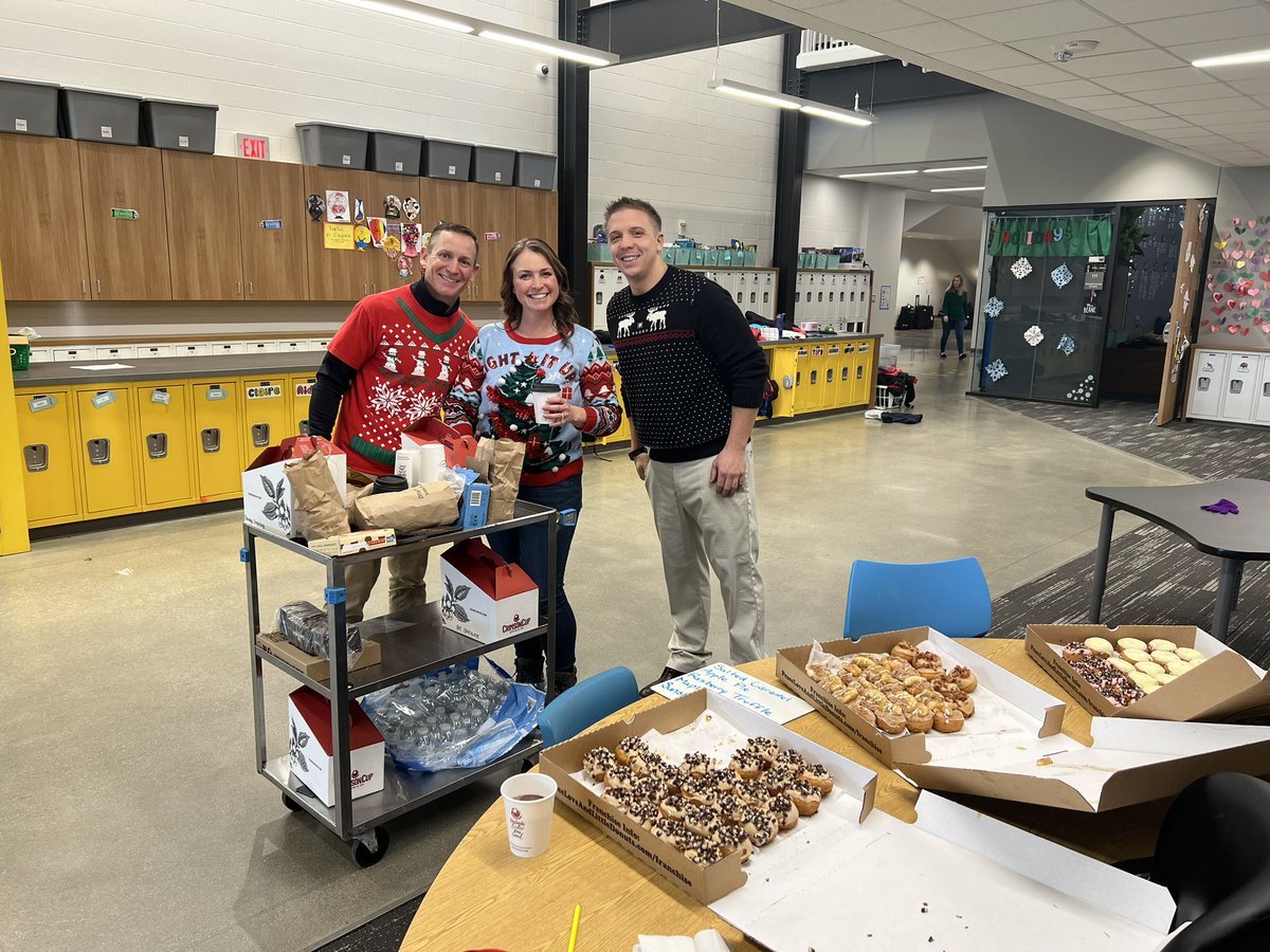 Mrs. Lenkey and Miss DiFalco tweet media