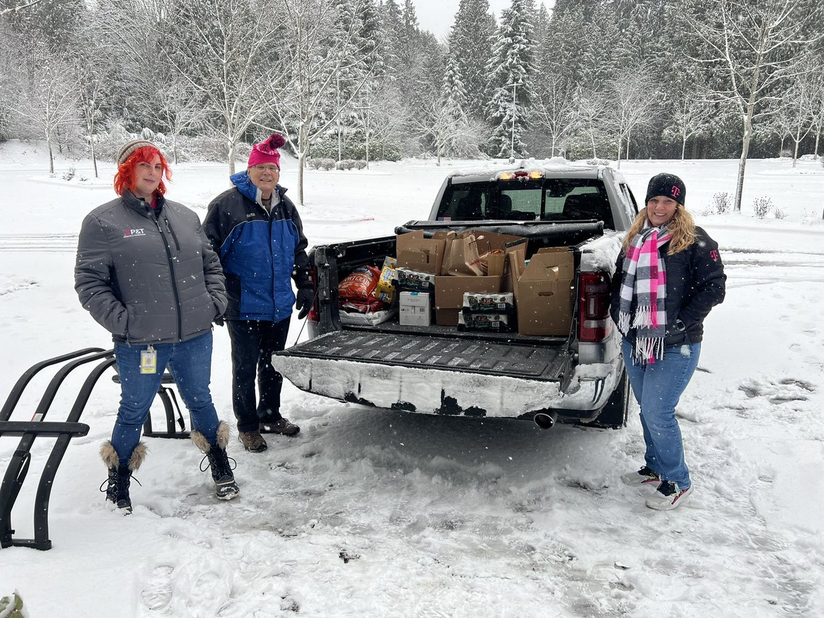 Brought my honorary <a href="/TMobile/">T-Mobile</a> employee (aka “Dad”) and his truck along, to haul the donations from Canyon Pointe to the #MillCreek #Foodbank in today’s snowy winter wonderland. ❄️ ⛄️