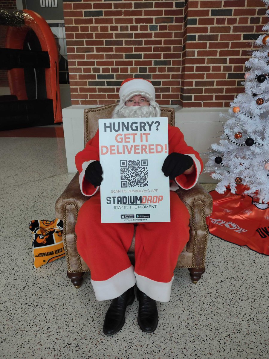 Stadium_Drop's tweet photo. Even Santa gets In-Seat delivery!
@osuwbb fans! Get your concessions delivered, no more line.
#okstate
#womensbasketball
#inseatdelivery
#stadiumdrop
#merrychristmas
#wedeliver https://t.co/bPzVeEaIxT