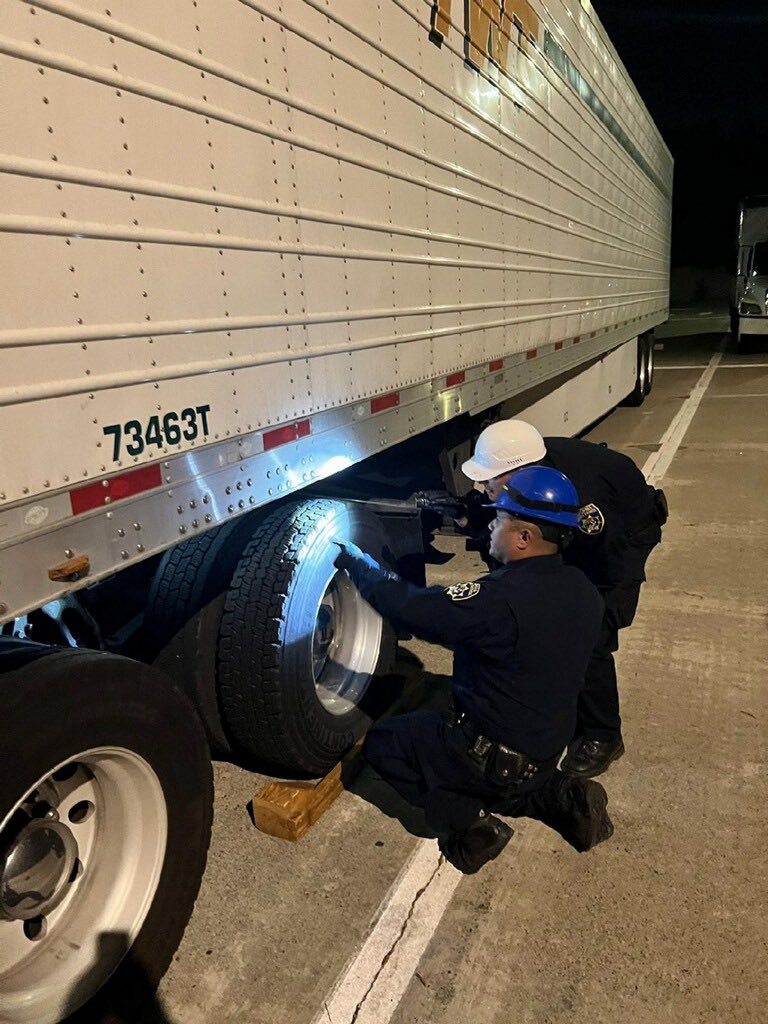CHP_CVS's tweet photo. Even though Commercial Vehicle Section personnel work in the office, they are still required inspect trucks to maintain their certifications to inspect commercial vehicles.  These inspections not only help protect the drivers of those trucks but the public who travel around them. https://t.co/8W1HIyMGG0