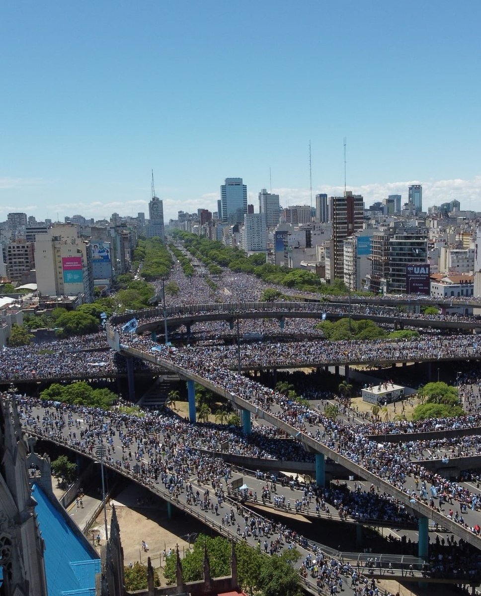 federicodevito's tweet photo. 🤩🇦🇷 5 millones en las calles https://t.co/WrQlu0L0mC