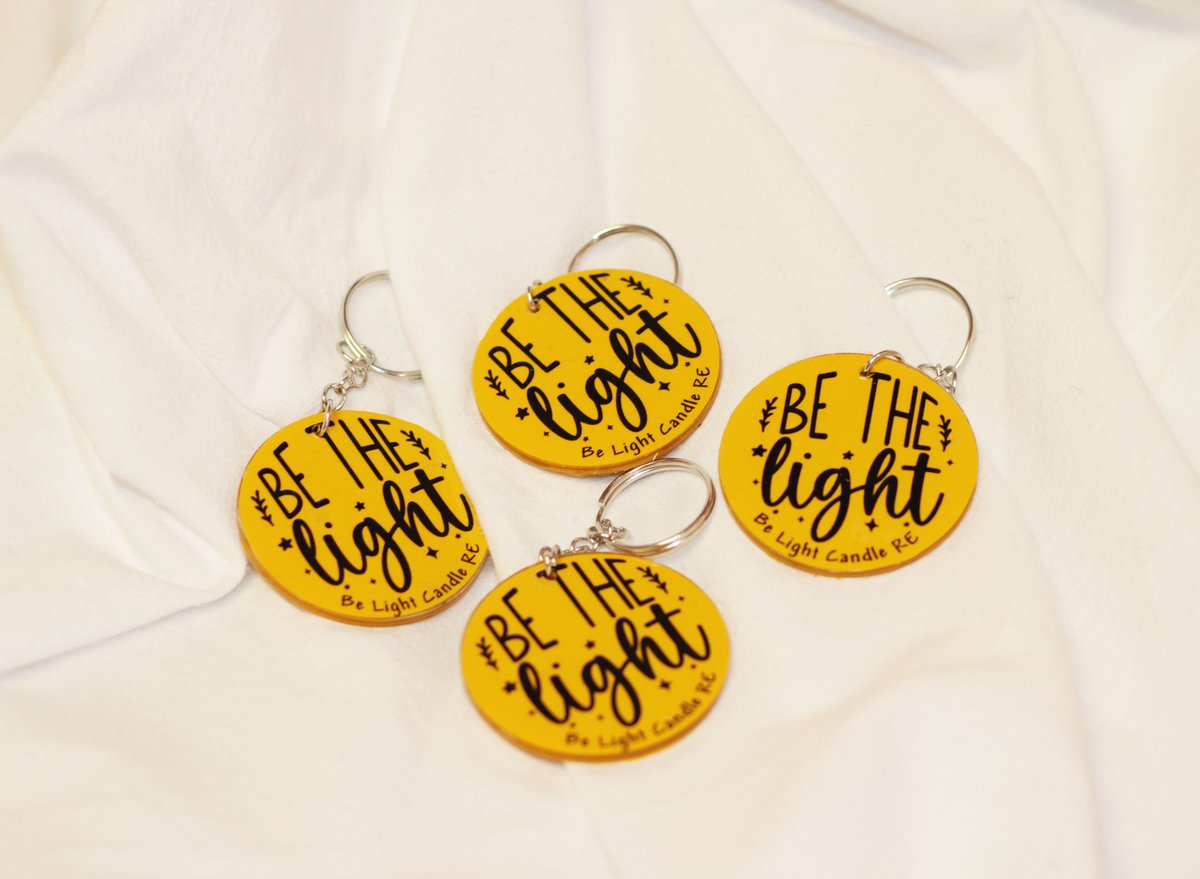 _BeLightCandles's tweet photo. This inspirational keychain is a great way to uplift yourself daily. It also serves as a great gift to someone else. 

Shop now!
https://t.co/rC8HElzANy https://t.co/yzFzdZJrtK