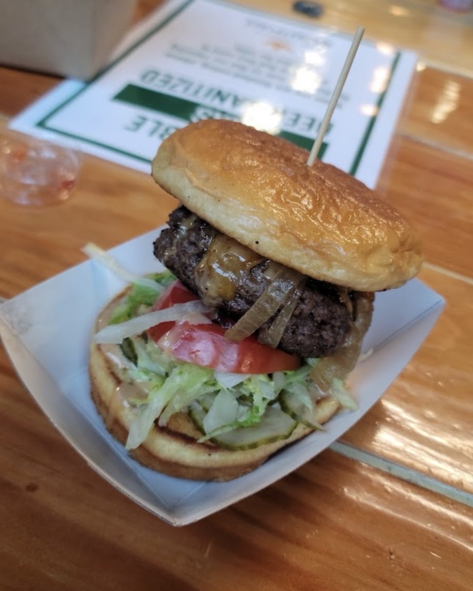 Get munchin’ on your favorite specialty burger for lunch or dinner this week! Just one bite will have you coming back for more! 🍔

Food by Munchin Burger