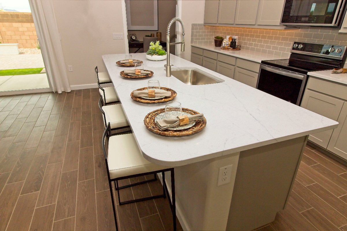 SurfacesEnigma's tweet photo. Beautiful work with rounded corners in Desert by Enigma Surfaces. 
.
This edge is not only safer, especially if you have young children, but also very appealing thanks to its soft and timeless look. 
.
#countertopedges #enigmasurfaces #interiordesign #kitchendesing https://t.co/rQTEQUwAt6
