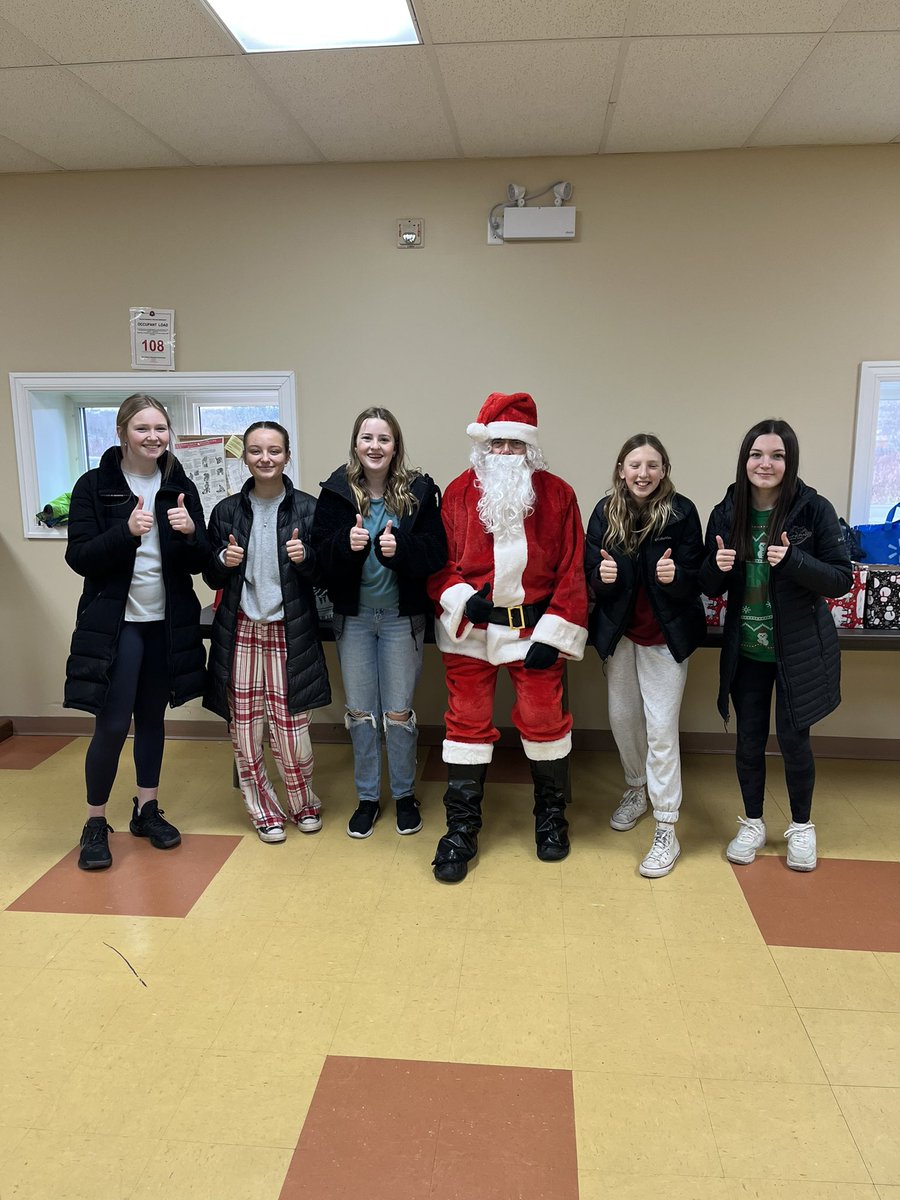 ADJH Leadership supporting the Food  Bank. Great job Mustangs!