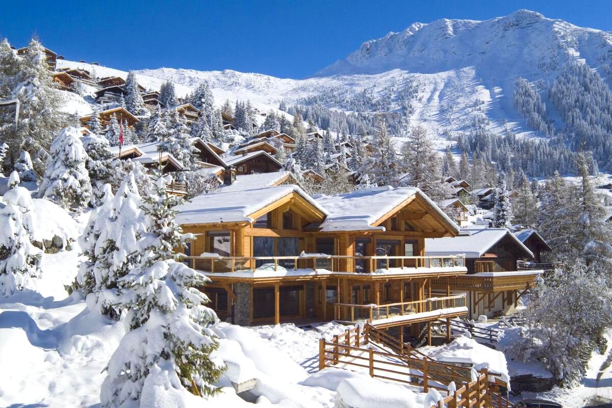 Travelimperiya's tweet photo. Уже совсем близко новогодние праздники 🎄 Кто-то из вас решит отправиться в поездку на каникулах ☀️ Чтобы в полной мере насладиться праздничным настроением😎 читайте наши рекомендации
#новыйгод #рождество #праздники #Travelimperia #ТревелИмперия… https://t.co/QLzZiKOl0S https://t.co/GtKKqoTxVj