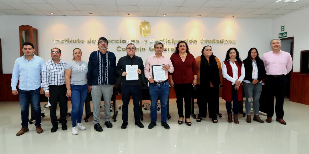 IEPCChiapas's tweet photo. En la firma de convenio estuvieron presentes el Secretario Ejecutivo @ManuelJDorantes; las consejeras electorales @magyvila y @TereA20; el titular de la #DEPC Pablo Álvarez y de la #DEJyC @GizRB1; y Jordán Orantes, Asesor del Ayuntamiento de Las Rosas. https://t.co/4fvMoLq3jV
