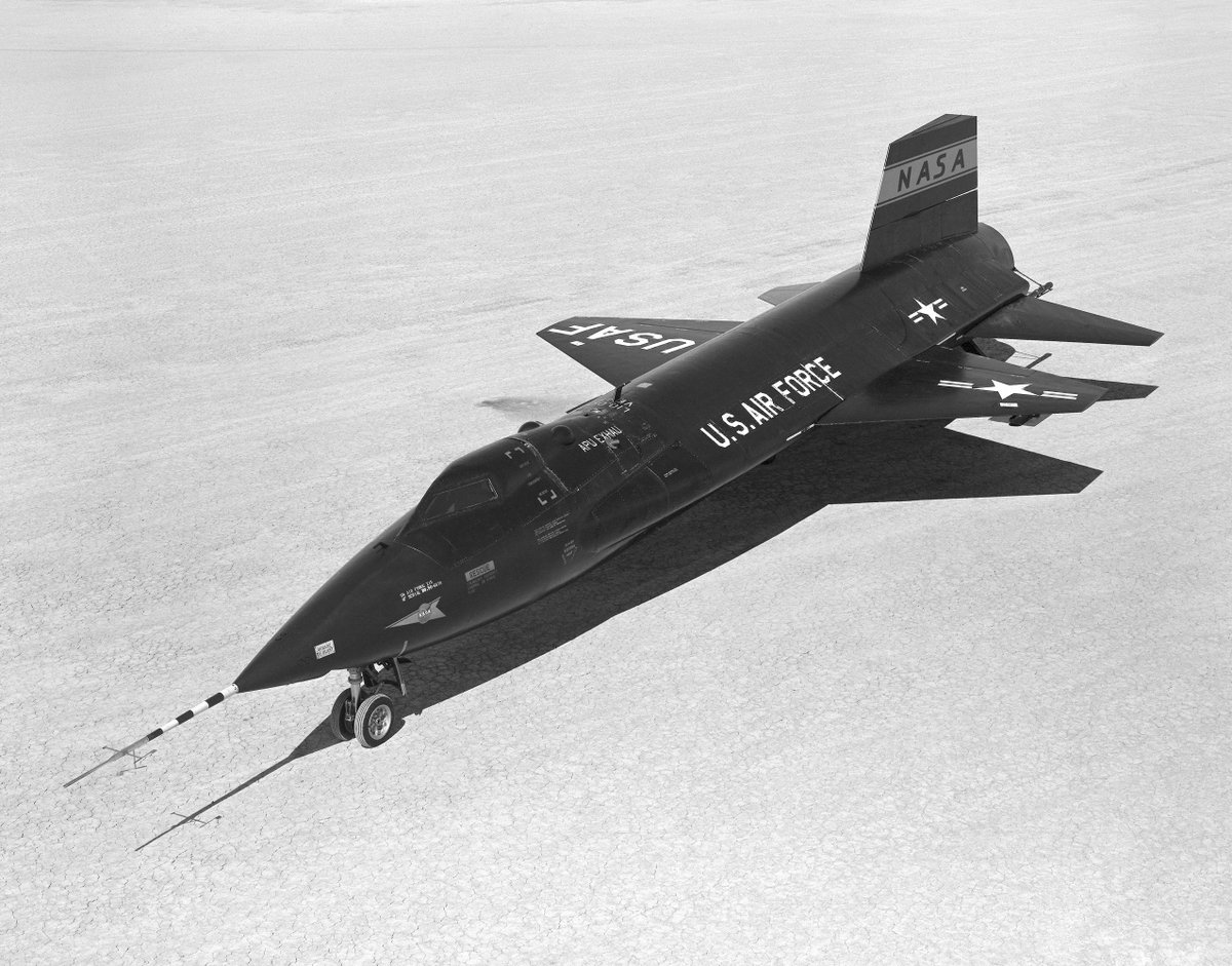 violetpilot1's tweet photo. North American Aviation, Inc., X-15A-1 56-6670 on Rogers Dry Lake, Edwards Air Force Base, California https://t.co/Os5jjwMPn8
