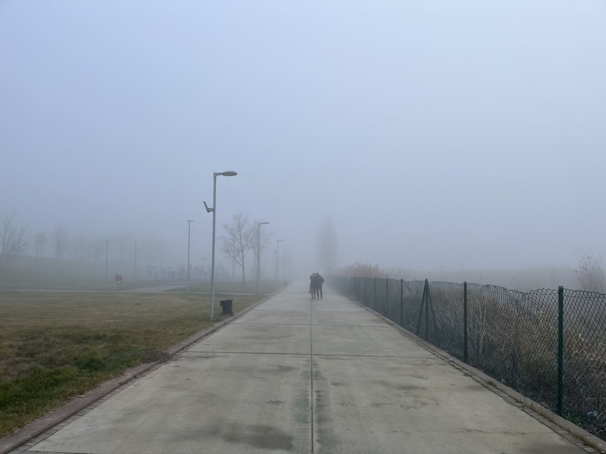 wheredoIwalk's tweet photo. #Ankara #WinterIsComing #fog #pedestrianizedways #WinterVibes #hiver #invierno #WhereDoIWalk #oùjemarche #neredeyuruyorum #pordondecamino https://t.co/lP2AC1HNfN