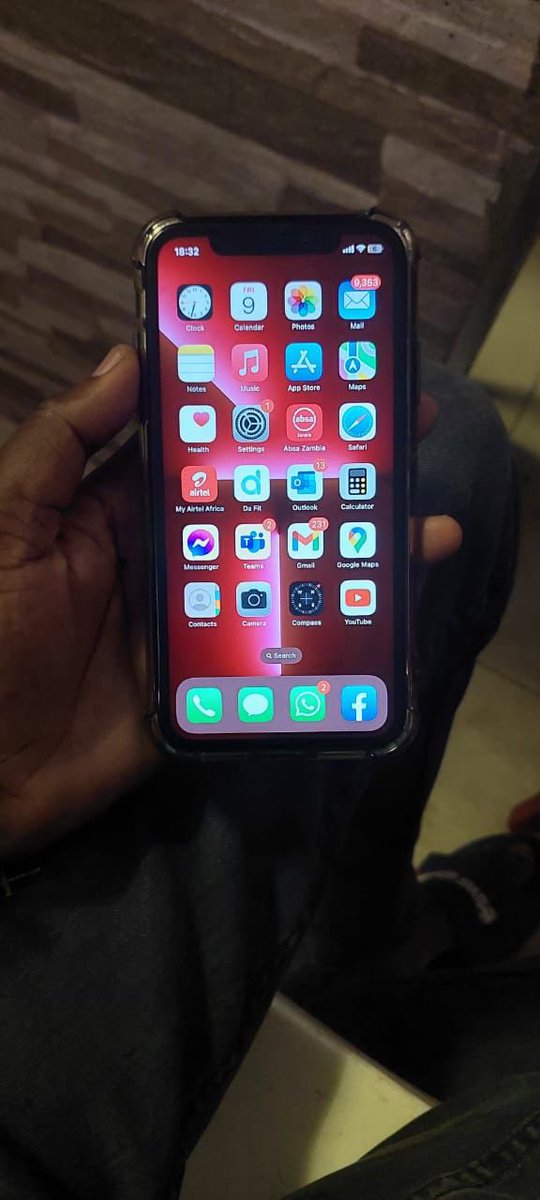 zulu_girl28's tweet photo. Hey zed twitter 😊 Amakwebo pano. iPhone XR going at K5000 slightly negotiable. Battery capacity is 90%.  Kindly retweet🙏🥹 https://t.co/99Gecb6i2z