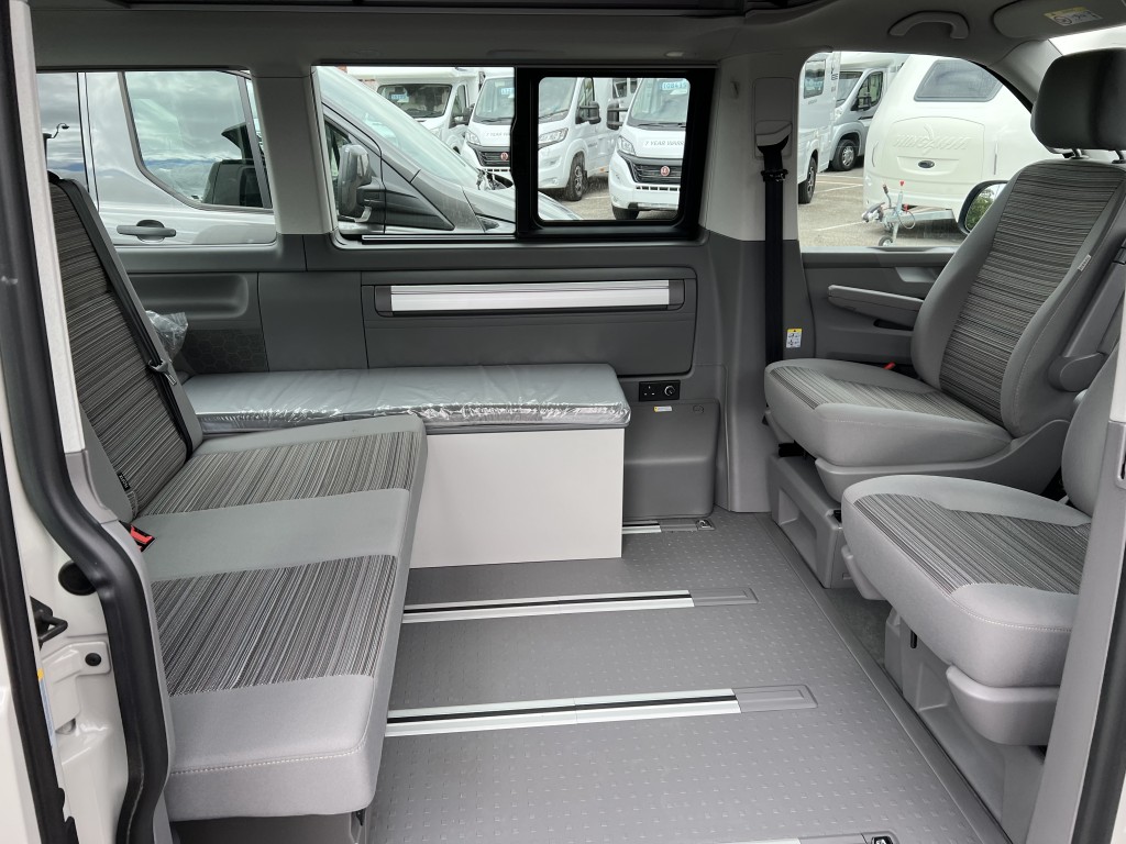 ESHartley's tweet photo. 'A VW California Beach Camper with Delivery Miles Only'

👉 2022 model
👉 Parking sensors
👉 £64,950

Call our Ellesmere Port dealership for more details... 0151 350 6870.

#vwcampervan https://t.co/26a893fgzi