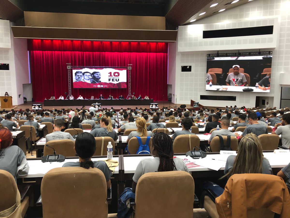 #Cuba La <a href="/FeuCuba/">FEU de Cuba</a> es consciente del épico legado y la gran responsabilidad heredada de la Generación del Centenario. Por ello honra a figuras que son eternos universitarios y combatientes de la Revolución #XCongresoFEU #JuntaryVencer