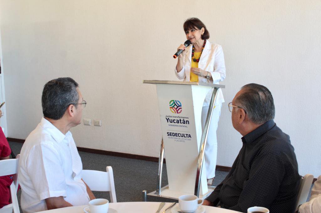 SedecultaYuc's tweet photo. Hoy celebramos el Día del Escritor en #Yucatán y  nos reunimos con la comunidad literaria para distinguir a las y los protagonistas del arte de la pluma, quienes con sus letras trascienden en México y el mundo.
1/2 https://t.co/Sn6I1PWRFe