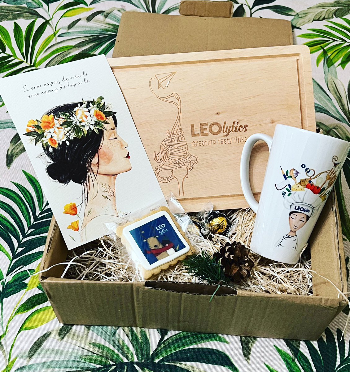 soywebmaster's tweet photo. Como todos los años estaba deseando ver con que nos sorprenden los chic@s de @LEOlytics con los regalitos navideños 👏👏

#SEORosa #regalo #regalos #regalonavideño #regalonavidad #regalosnaviseños #regalosnavidad https://t.co/eYI9yaTahg