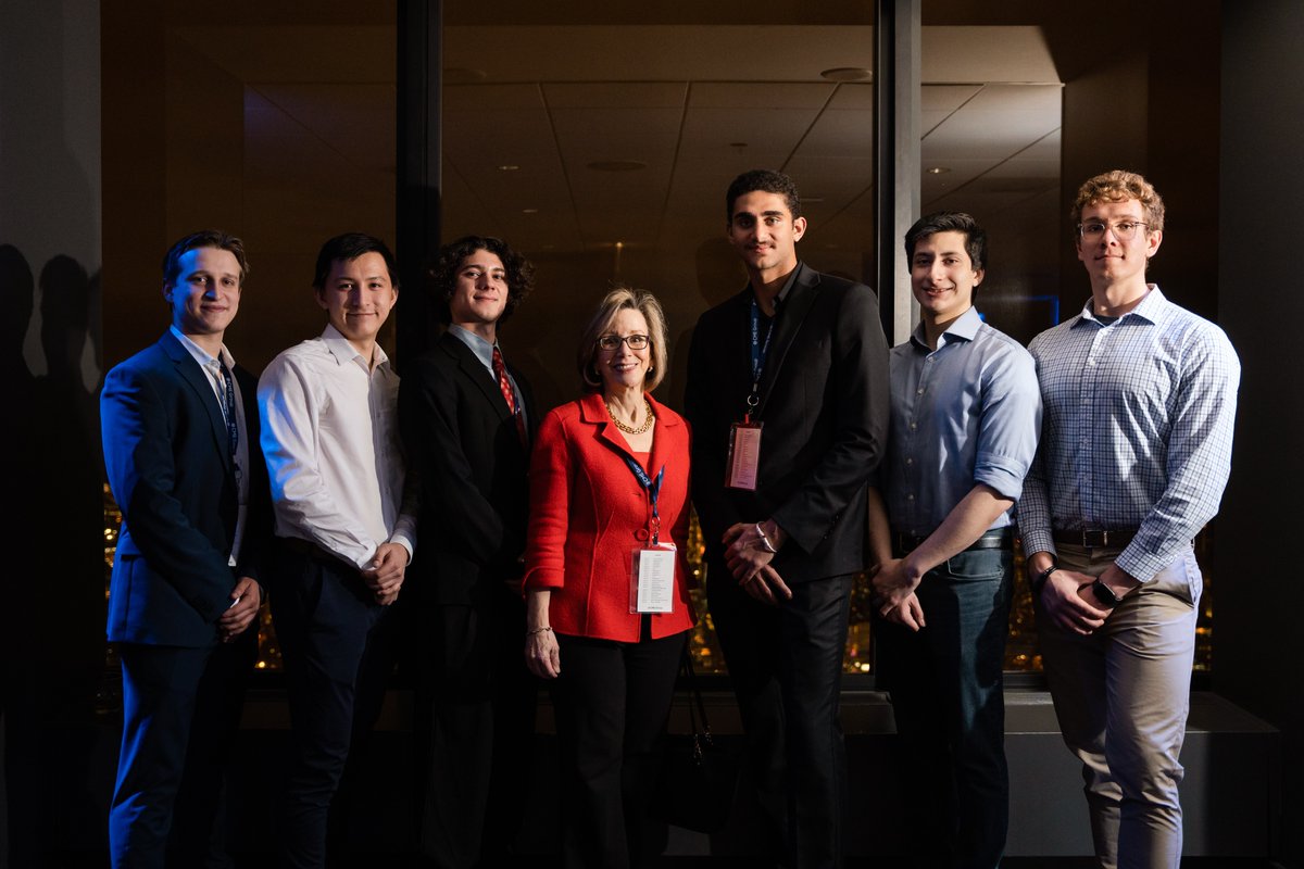 UICBusiness's tweet photo. Two UIC Business teams, participated in the CME Group 2022 University Trading Challenge, an electronic trading competition that allows students to experience real-time trading. Teams attended a Day of Market Education followed by a reception and dinner at the Skydeck Chicago. https://t.co/EIwpHutaqv