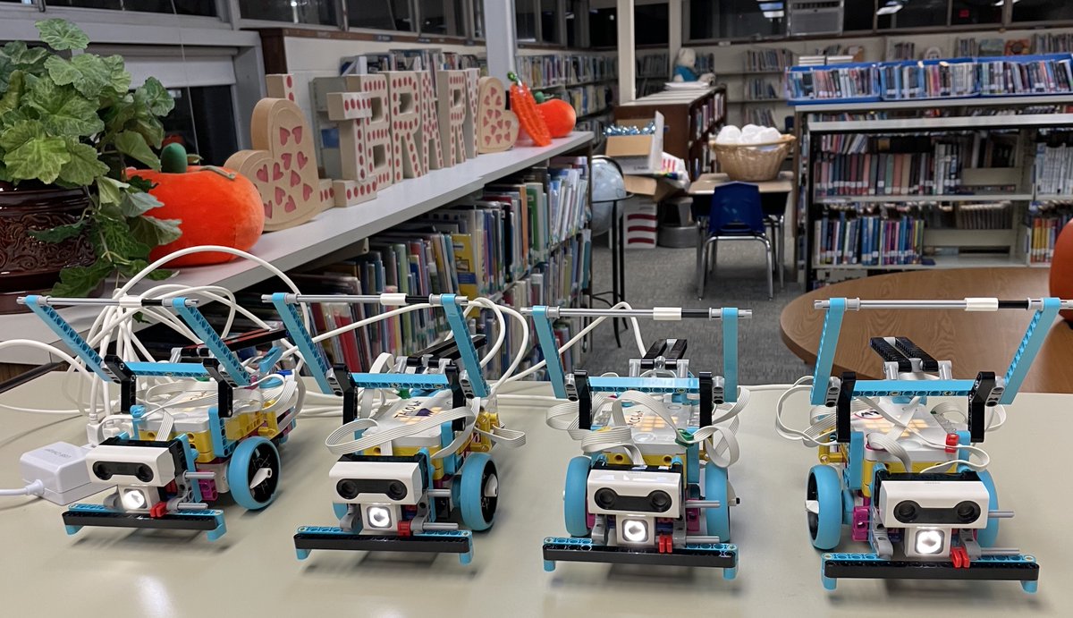 drmcgettigan's tweet photo. Thanks to the @DarienFDN , we've been busy building the Tacobot model in @firstlegoleague recommended by the @CarnegieMellon folks! We have exciting developments on the horizon to increase our students'  #engineering &amp; #coding skills! #WeAreDarien #STEM #omgrobots @ChrisTranberg https://t.co/ryhEMQu5ck