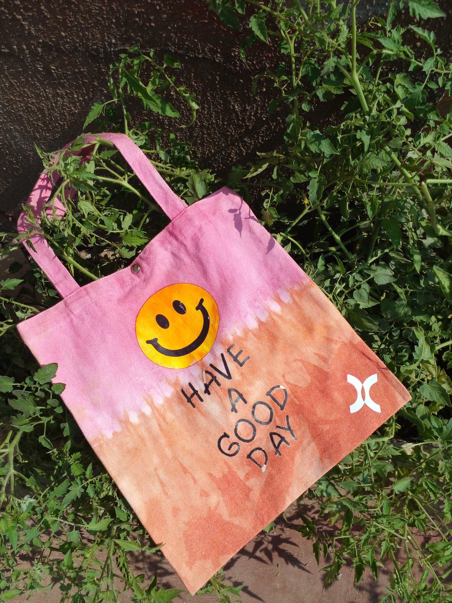 Omidan_Pataki's tweet photo. Tote bags available for #3000 only
#oau
#piggyvest
#adufe
#OAUTwitter https://t.co/NxUIT5fHgl