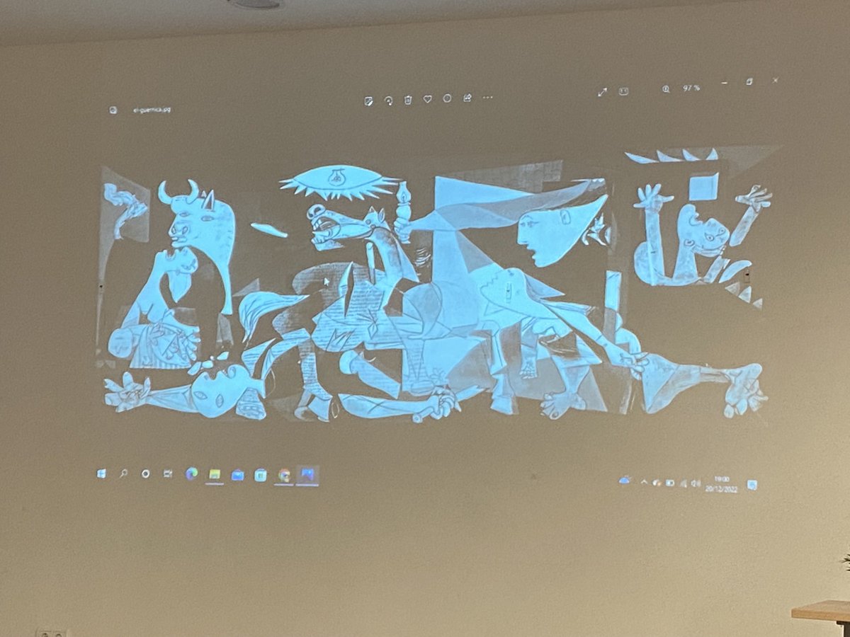 Davidalonso2010's tweet photo. Revisitando #ElGuernica con Chema en #LaPlayaPrometida Luego la vida le ofreció conocer a muchos protagonistas de ese cuadro en su experiencia #Volpa en #Durango @Entreculturas @FundacEllacuria https://t.co/ursz7mDomV