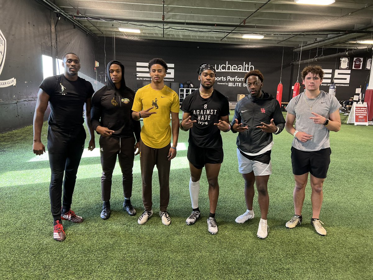 RodCoaching's tweet photo. Just some DBs @abramsdelrickjr @tr3yortega @OnyeOnuoha @murraycam2 @blaqsam23 @abramsdelrickjr @EsaiasGandy5 #athletestrategy #DBWRStrategy @EliteSpeedSp https://t.co/89jc6FZSKZ