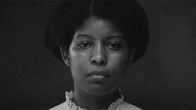 FilmComment's tweet image. "If we’re going to keep referring to short films by that moniker, can we start calling feature films 'longs'? Or at least acknowledge that the length of a film does not correspond to its worth?"

@storebrandbrown highlights the best "short" films of 2022: filmcomment.com/blog/the-best-…