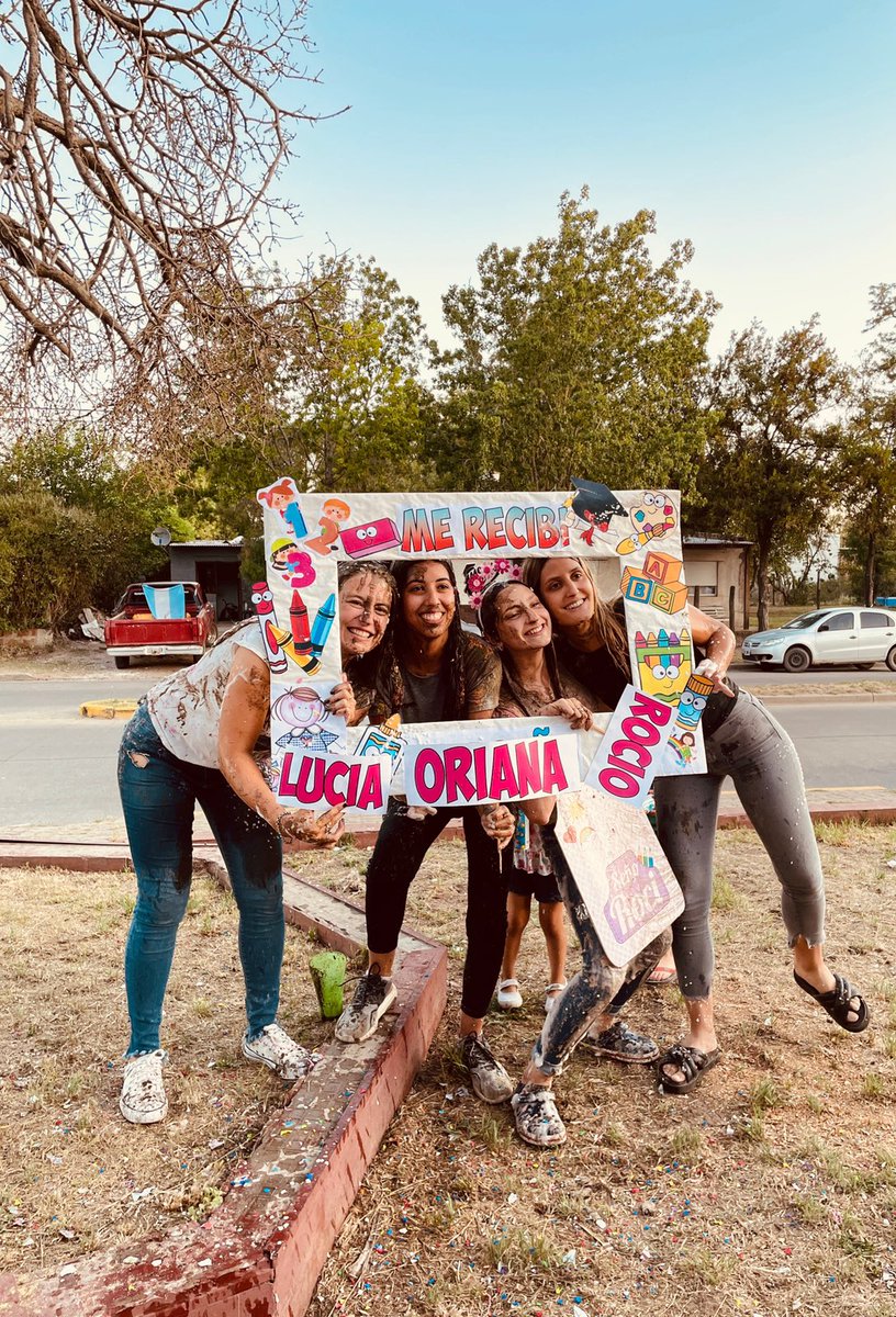 RocioSgorlon's tweet photo. SOMOS SEÑOS Y CAMPEONES DEL MUNDO PODRÁNNNN 😎😭🫶🏻🥹💕🍾🎉♥️💙🤍⭐️⭐️⭐️ https://t.co/f5uKEVcOER
