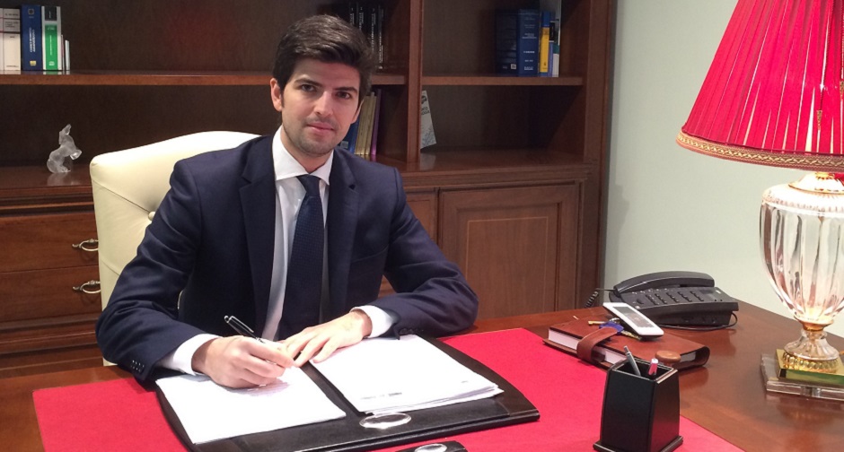 #notizie #sicilia
Preside mandato in pensione, riammesso a scuola dal giudice - https://t.co/Wf8e8WgPcK