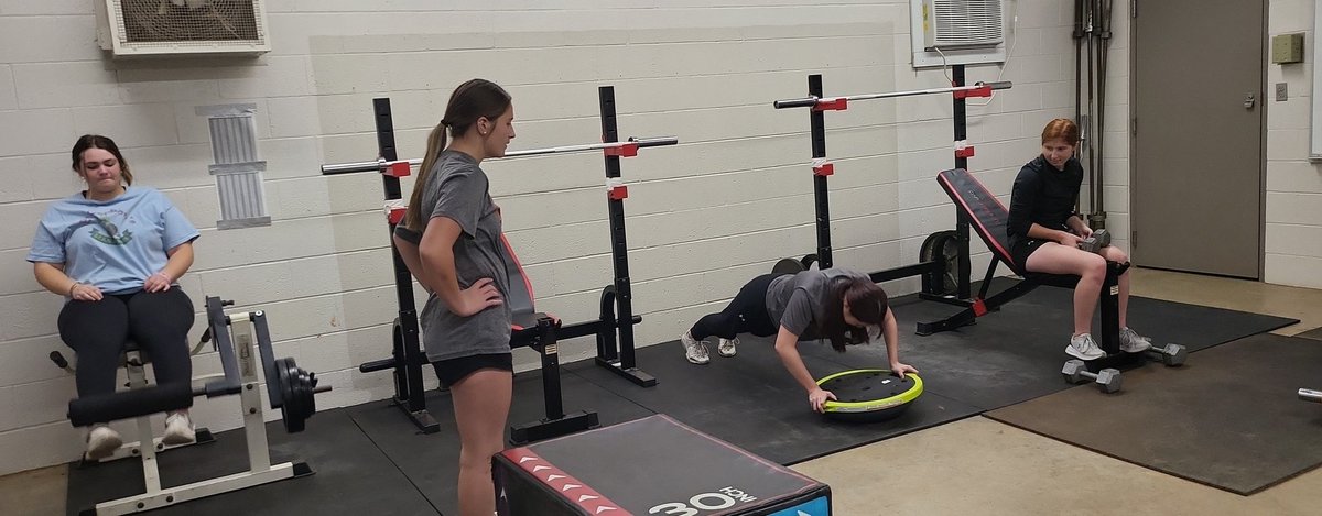 NormanSoftball's tweet photo. Winter Break Workout!
Finding time to get better!
#RiseHigh #HighPride ⬛🟧🐅 https://t.co/rxvRtLwRIw