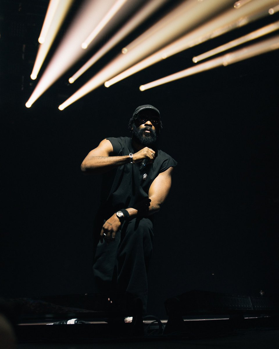 viewsfrance's tweet photo. Au cœur du concert de Damso à l'Accor Arena ce samedi 📸 https://t.co/i6DvyP2buq