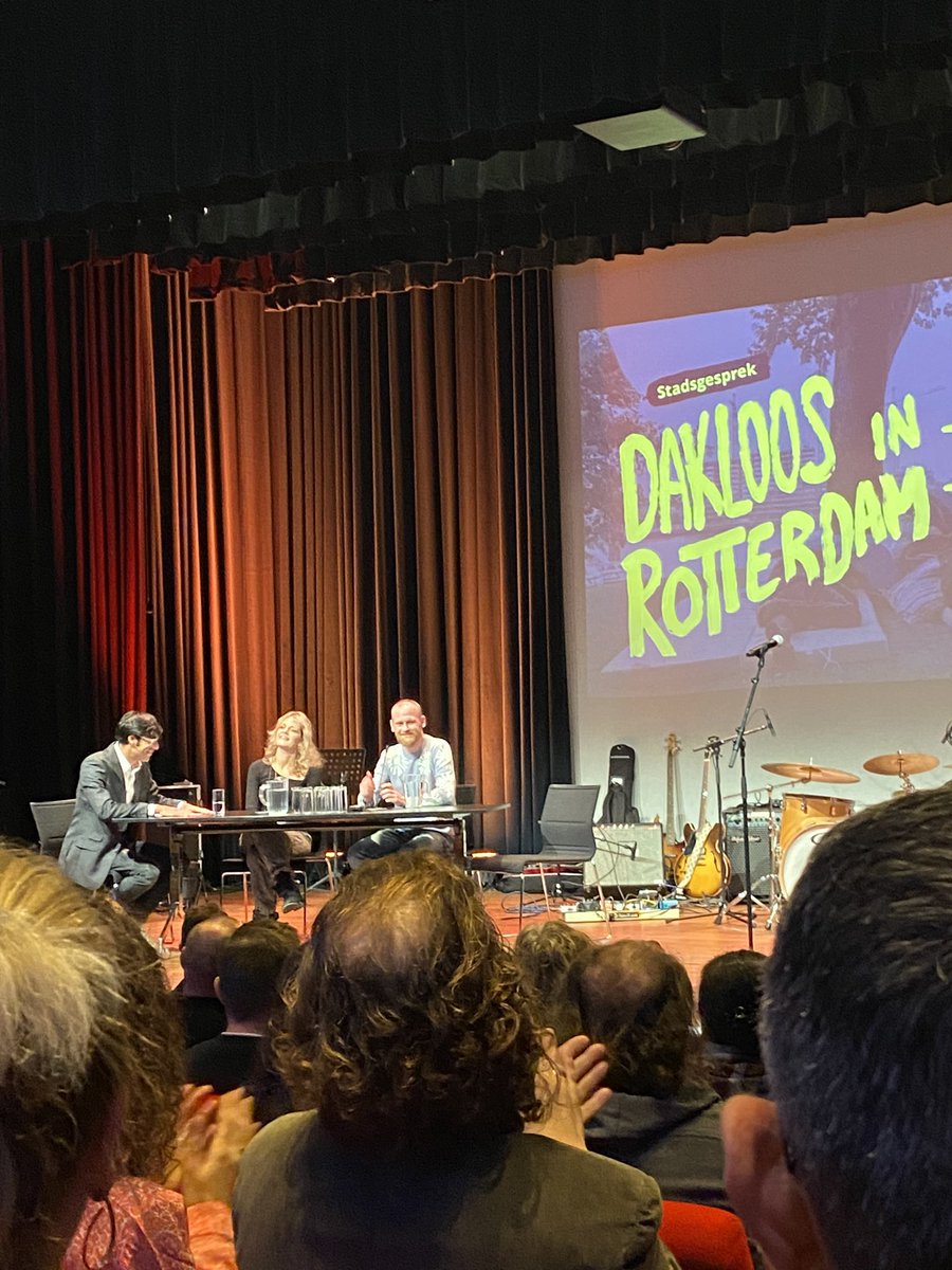SamenThuis2030's tweet photo. Vanavond het stadsgesprek: Dakloos in Rotterdam. In gesprek over oplossingen voor dakloosheid met mensenrechten activist @Jandevries2005, straatarts @MichellevanTon2 en fotograaf en ex-dakloze Patrick van der Jagt. https://t.co/QvQ5Slu7iK