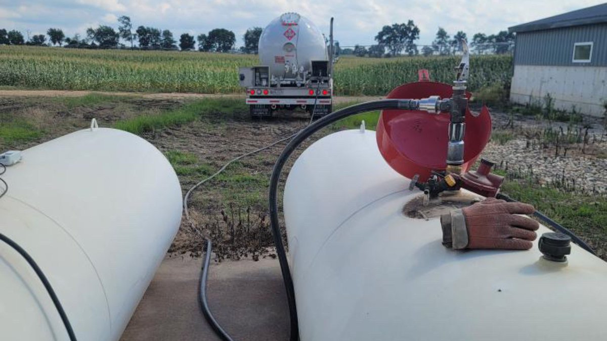 Countdown to the cold! Be sure to get your tank topped off soon!🥶Reach out to any Baker's store or request a fill online!