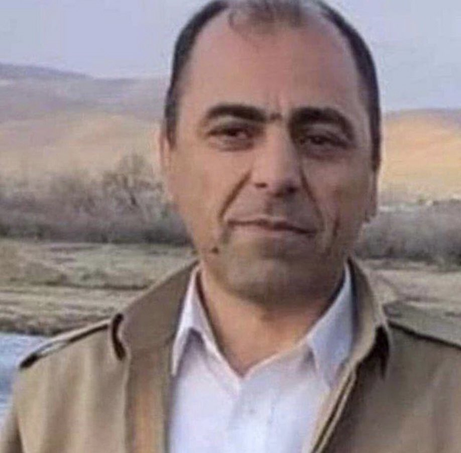 SafaiDarya's tweet photo. I’ll be political godmother of journalist Masoud Kurdpoor,also an old friend. 
He’s a political prisoner because of his fight for women's rights,freedom &amp;basic rights

Masoud is from Kurdistan, the beating heart of Iran♥️

From Baluchestan to Kurdistan,they are all my godchildren https://t.co/z3bpkmemAJ