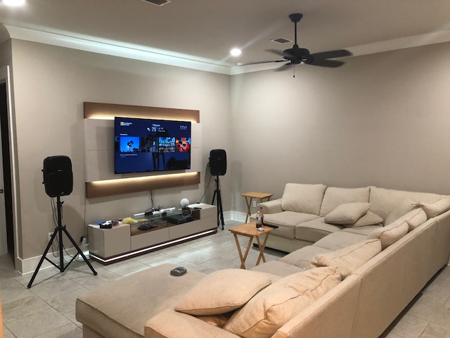 AllCountyEC's tweet photo. Ground Floor Master, Walk in Master Shower and Separate Tub. Walk in Closets in ALL bedrooms, Upstairs you'll find an additional living space, and two bedrooms with a Jack &amp; Jill bathroom. Smart home ready!
Pets allowed with additional pet fees. More info:
https://t.co/G9C3V7H4AE https://t.co/sAggj1qNYo