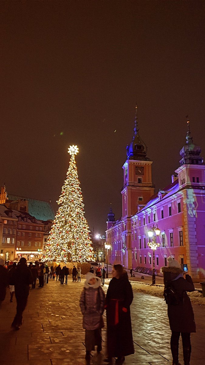 batmanekx's tweet photo. Jak co roku wybrałam się na światełka 💫 https://t.co/BqDpbWPQQj