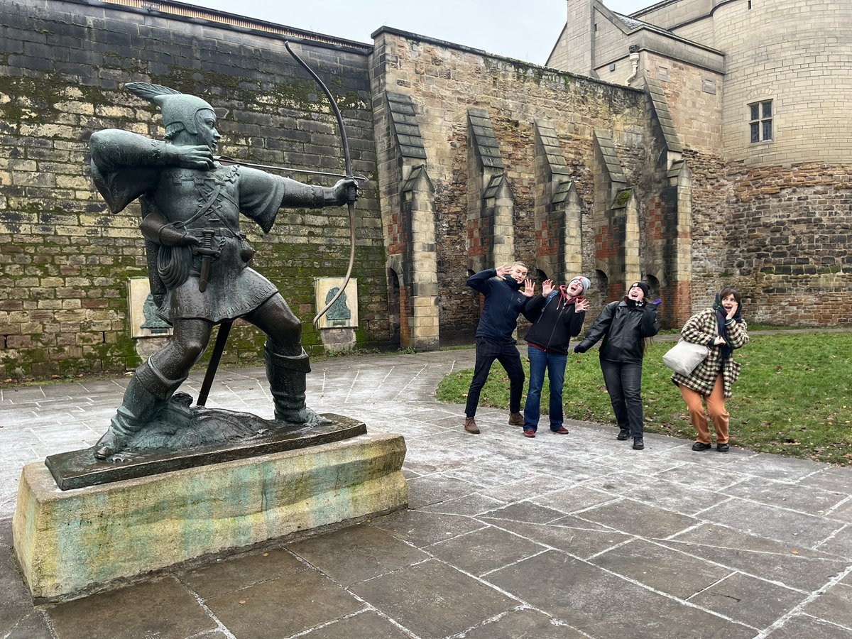 enaluis_'s tweet photo. What a great way to end the year! Had a wonderful time with team @ThorriGunnlaugs at #MASC2022 with friends old and new, and with brilliant science as always. https://t.co/p1OO3r4rDf