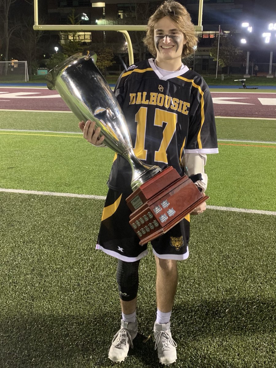 CLL's tweet photo. An exciting year to review! Congratulations to Canada Alumni (2021 @WU18LC) Emmett Ross, from Newmarket, ON, on winning the 2022 @MUFLL Championship with Dalhousie University. https://t.co/w14C9wCISH