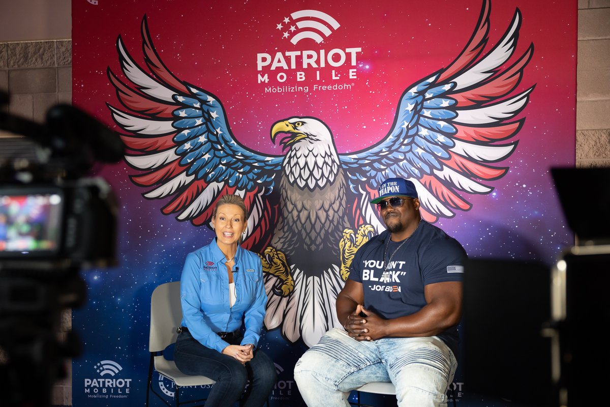 PatriotMobile's tweet photo. We LOVED having #magahulk stop by the Patriot Mobile booth for an interview with our VP of Public Affairs, Leigh Wambsganss!
But Joe Biden says he ain't black! ๐
#AMFEST2022 https://t.co/I5Z2TdH482